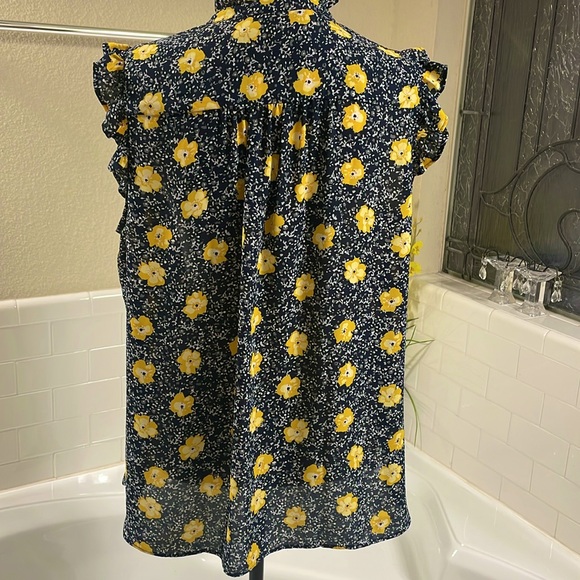 LOFT Navy and yellow Floral Top. Sz Large . NEW condition - Picture 3 of 5